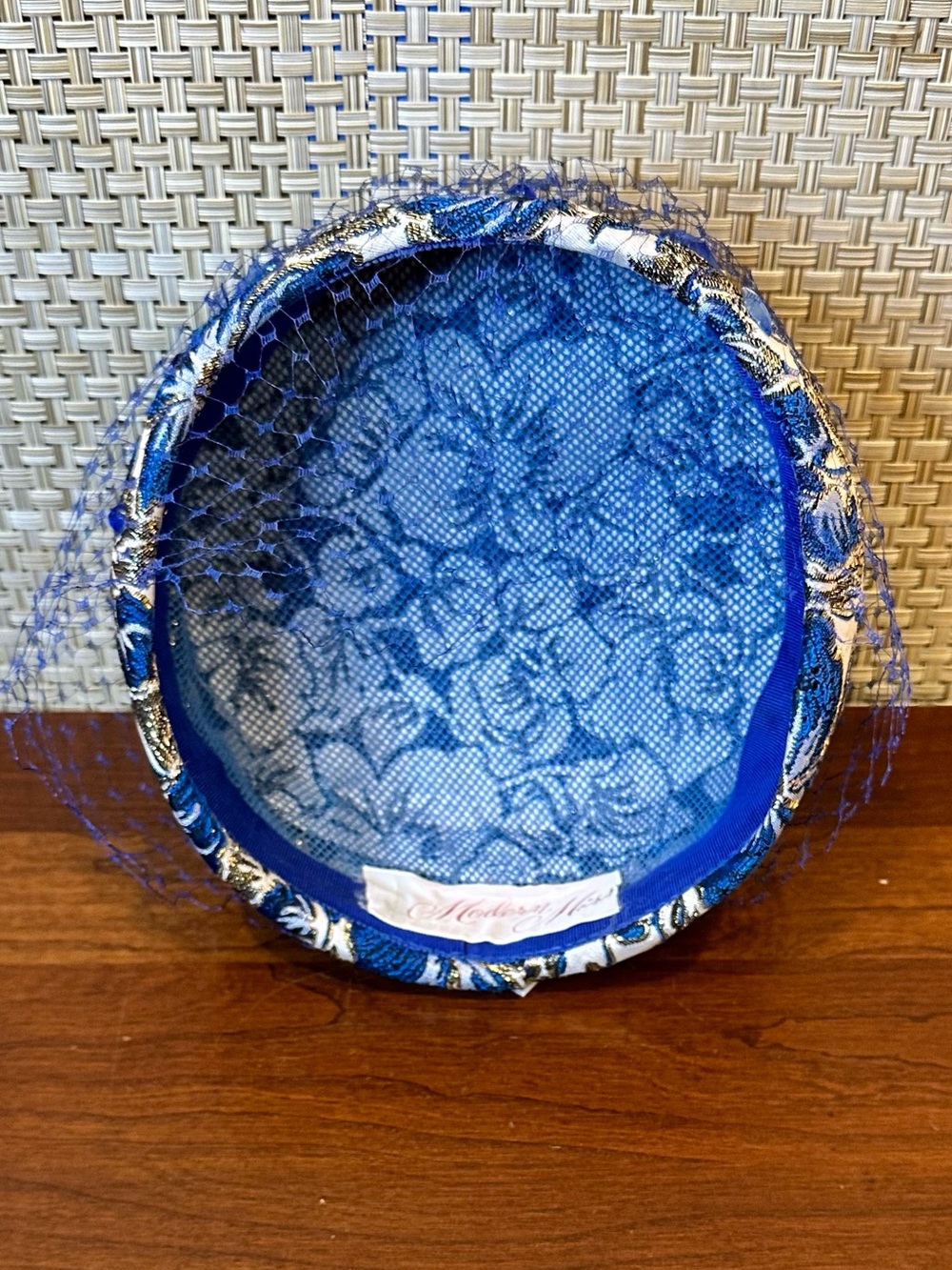 VTG 1950s–1960s Modern Miss Blue & Gold Brocade Pillbox Cocktail Hat with Veil - Picture 8 of 10